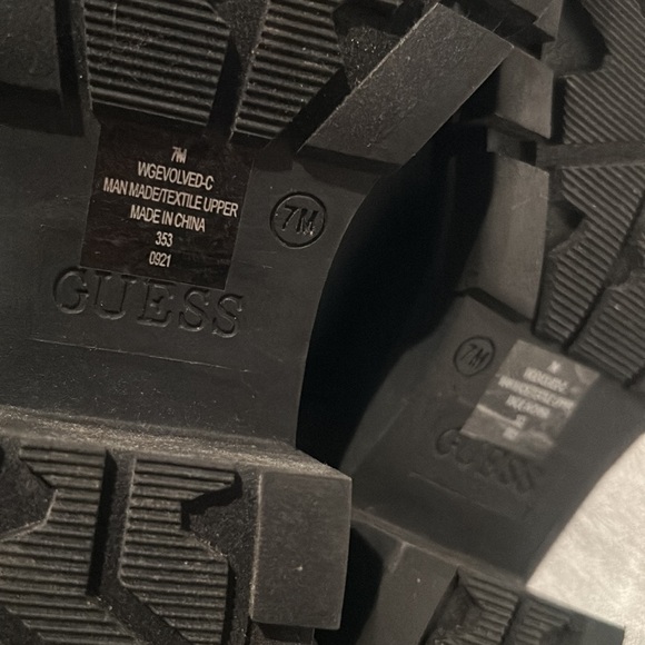 Guess Women’s Leather Ankle Moto Combat Boot w/ Chunky Heel Size 7 Like new - Picture 15 of 15